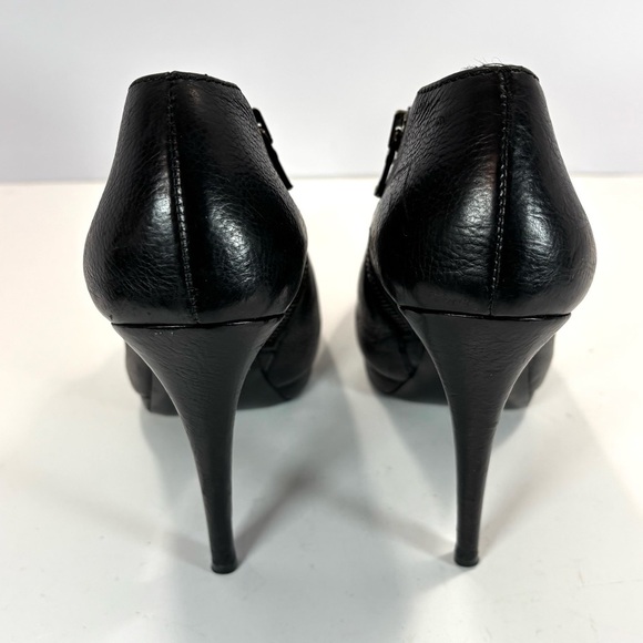 Vera Wang Lavender Black Heeled Booties Women Sz 6.5- Quiet Luxury Vtg Peep Toe - Picture 5 of 10